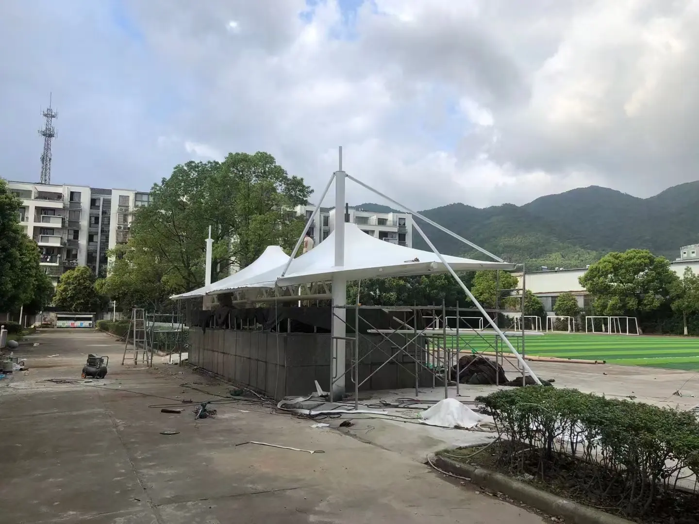 2026年贵州从江停车棚球场棚改造纪实：老旧雨棚换新，运维压力怎么降